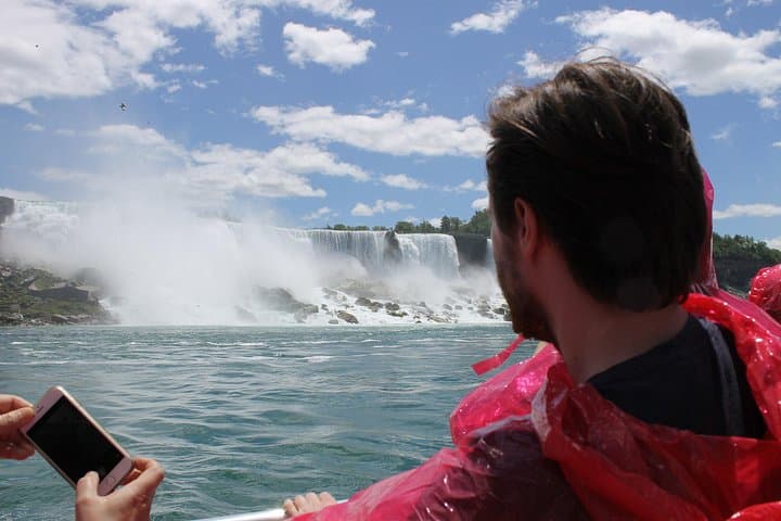 Niagara Falls Day Tour from Toronto: Falls, Wine Tasting & Niagara-on-the-Lake photo 2