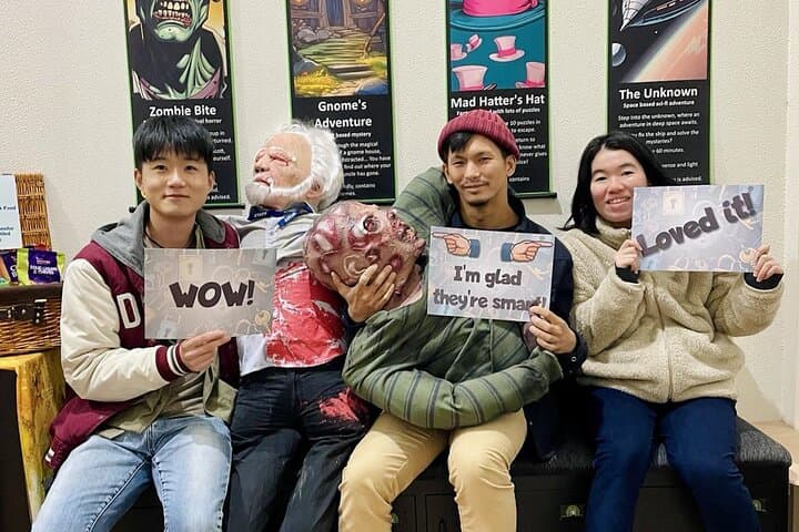 Zombie Bite Escape Room Auckland: Immersive 60-Minute Post‑Apocalyptic Puzzle photo 6