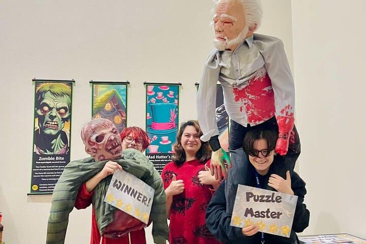 Zombie Bite Escape Room Auckland: Immersive 60-Minute Post‑Apocalyptic Puzzle photo 4