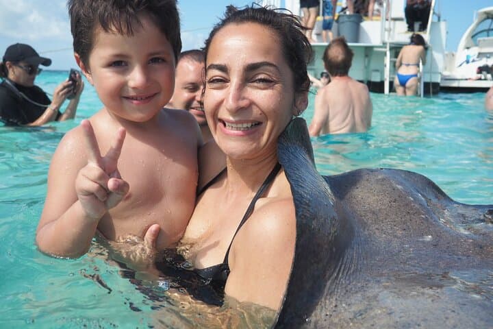 Seven Mile Beach, Stingray City & Coral Gardens: Small-Group Snorkel Tour in Grand Cayman photo 2