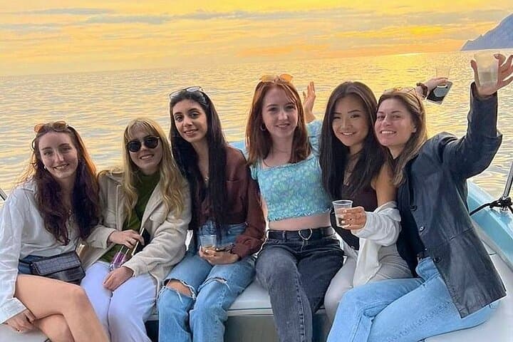 Sunset Boat Tour Along Cinque Terre: Prosecco, Photos & Dolphins photo 3