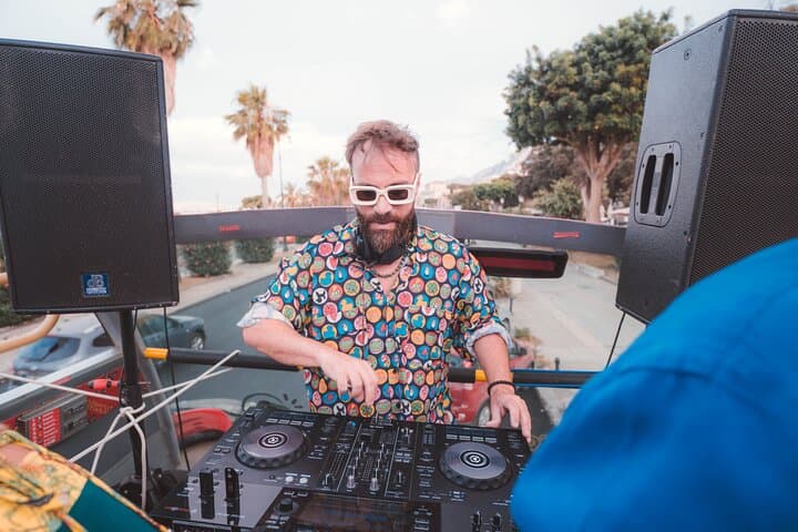 Palermo Aperitif Bus Tour: DJ Set, Street Food & Sunset Sips photo 6