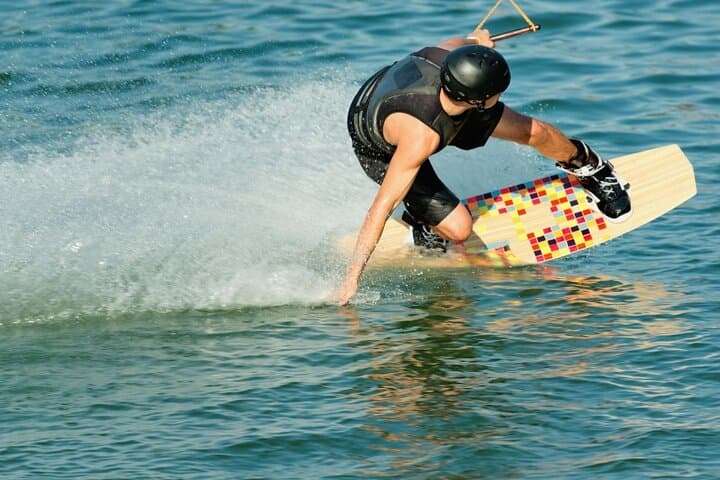 Wakeboarding Guatape: Private Lake Sessions by Piedra del Peñol photo 3