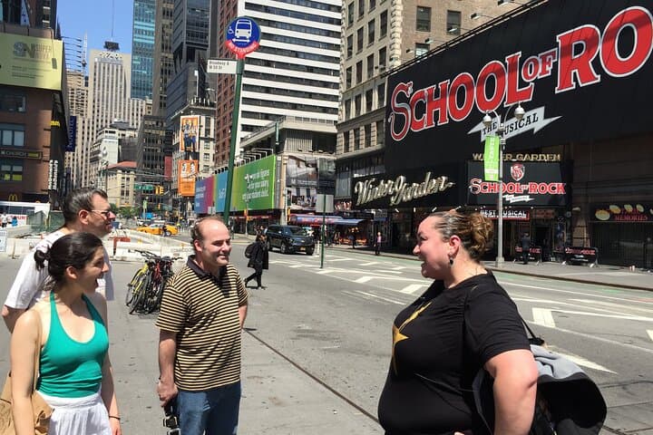 Greenwich Village Piano Bar Crawl: NYC Musical Theatre Pub Tour & Stonewall History photo 3