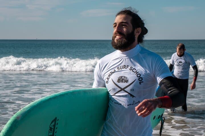 Surf Azurara: Guided Lesson in Vila do Conde with Pickup photo 2