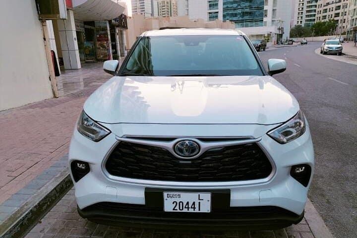 Private SUV Airport Transfer Between Dubai, Abu Dhabi & Sharjah
