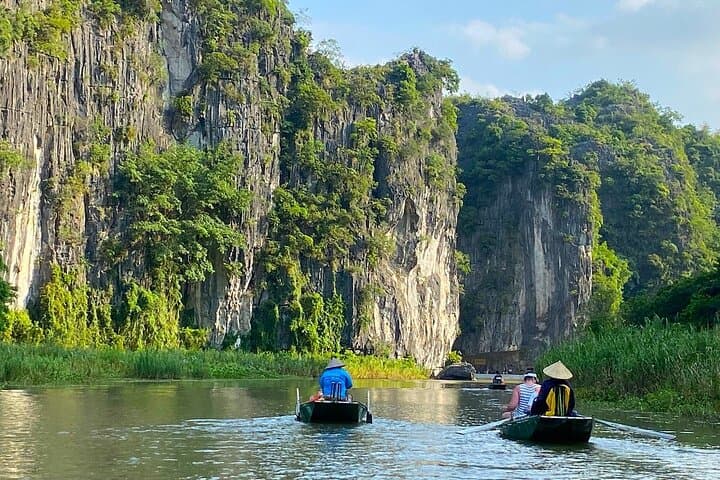 Full-Day Ninh Binh: Mua Cave, Tam Coc Boat Ride & Hoa Lu Small-Group Tour