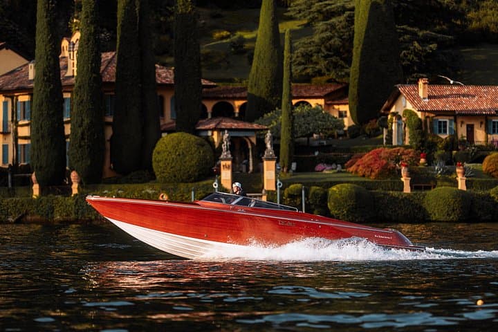 Private Wooden Boat Tour on Lake Como — Villas, Villages & Prosecco Cruise photo 1