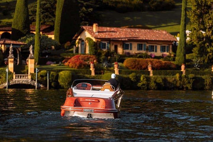 Private Wooden Boat Tour on Lake Como — Villas, Villages & Prosecco Cruise photo 2