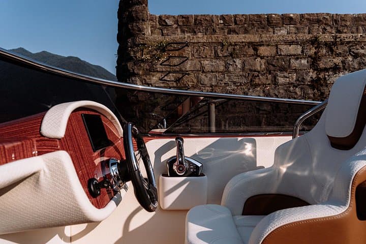 Private Wooden Boat Tour on Lake Como — Villas, Villages & Prosecco Cruise photo 3