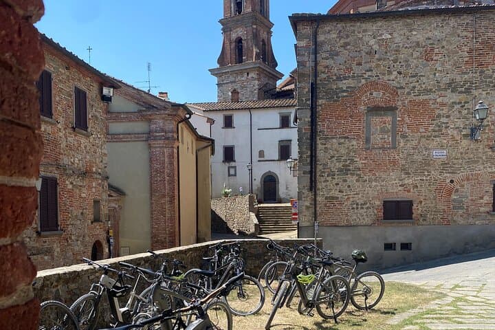 Lucignano eBike & Pici Cooking Class — Private Tuscan Farm and Village Ride photo 6