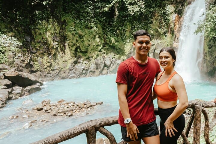 River Celeste & Sloth Land: Tenorio Volcano Full-Day Tour from La Fortuna