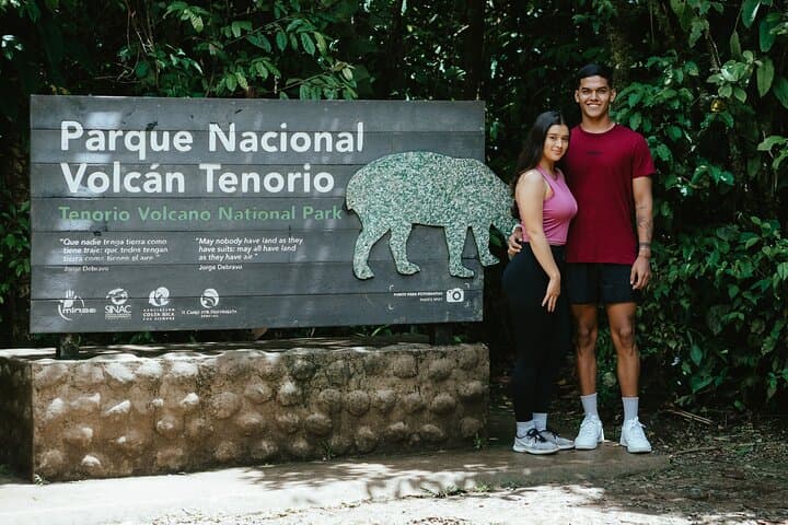 River Celeste & Sloth Land: Tenorio Volcano Full-Day Tour from La Fortuna photo 2