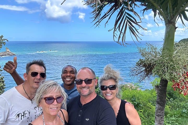 3-Hour St. Lucia Land & Sea Tour: Castries Market, Marigot Bay & Rum Tasting photo 1