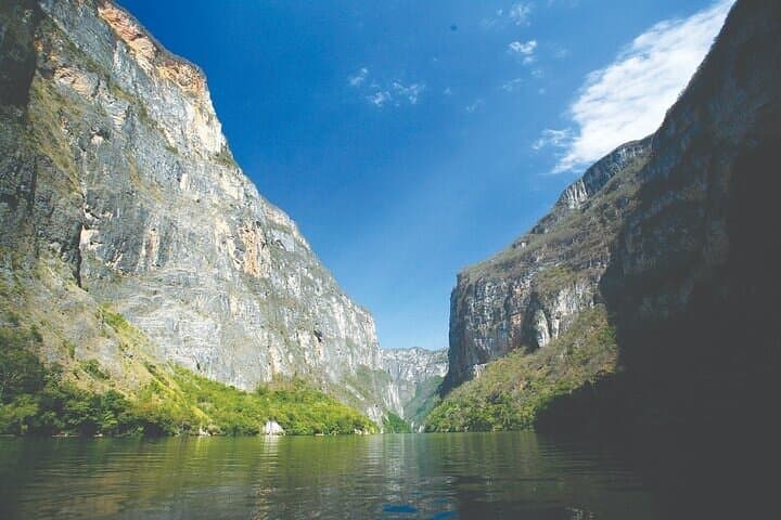 Sumidero Canyon boat cruise with Chiapa de Corzo, Zinacantán & San Juan Chamula day trip photo 4