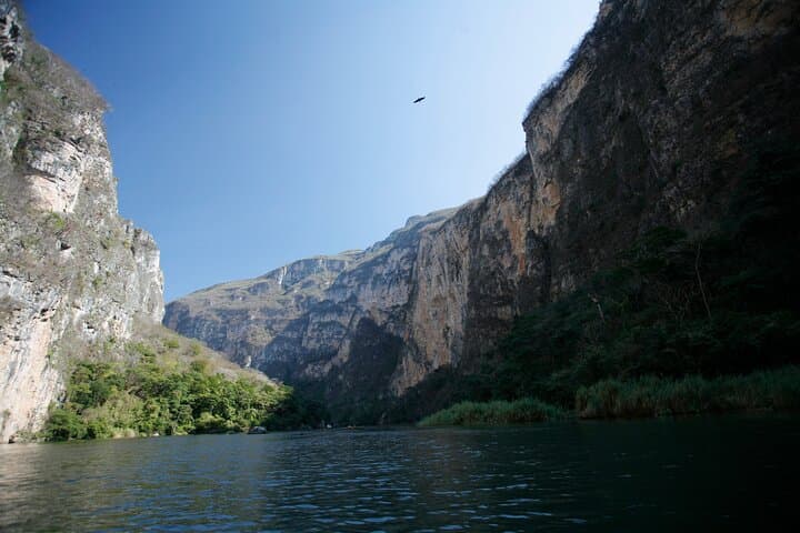 Sumidero Canyon boat cruise with Chiapa de Corzo, Zinacantán & San Juan Chamula day trip photo 3
