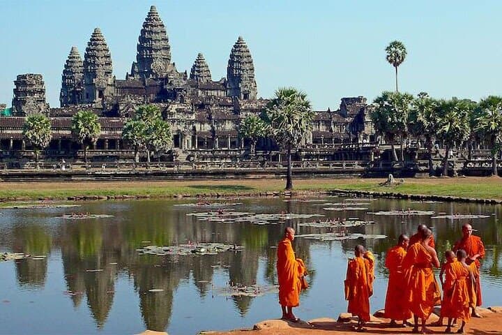 2-Day Angkor Wat & Tonle Sap: Sunrise Temples and Kampong Phluk Boat Excursion photo 3