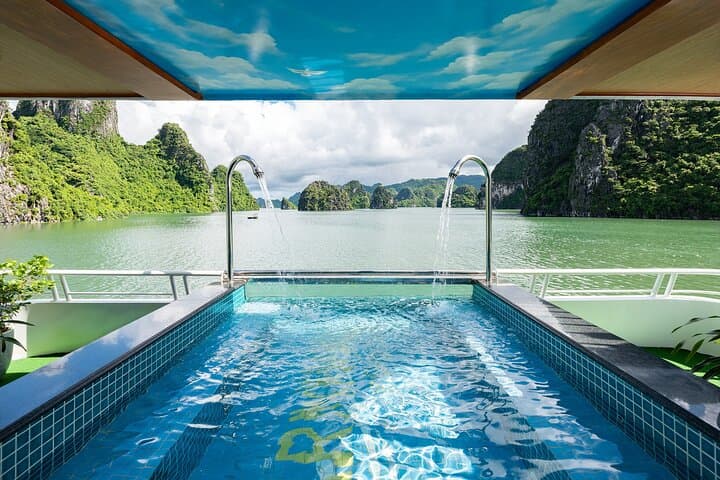 Luxury Halong Bay Cruise: Sung Sot Cave, Kayaking & Titov Island Day Trip from Hanoi photo 3