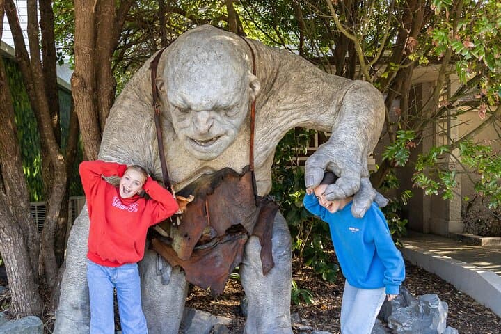 Half-Day Wellington Guided Tour — Mount Victoria, Lyall Bay & Cable Car Experience photo 3