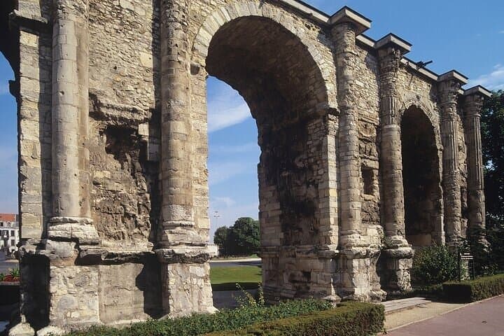 Reims Scavenger Hunt: Self-Guided City Walk & Hidden Landmarks photo 3
