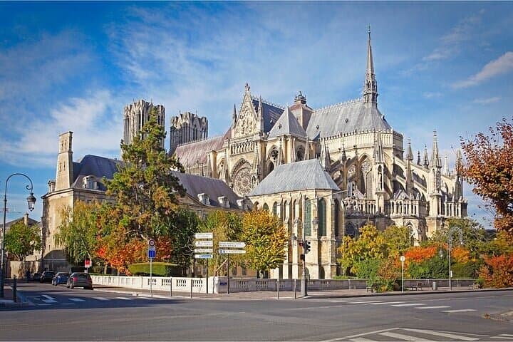 Reims Scavenger Hunt: Self-Guided City Walk & Hidden Landmarks photo 4