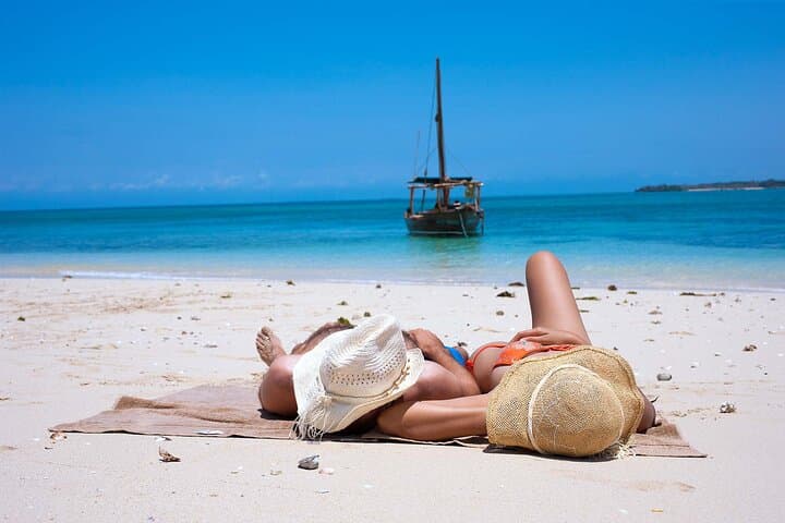 Nungwi Dolphin and Turtle Swim: Snorkel, Seafood Lunch & Sunset Dhow Cruise photo 4