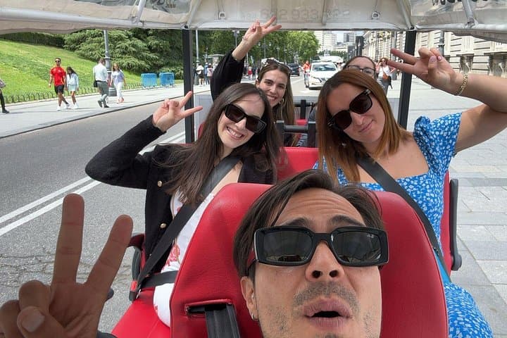 Eco Tuk Tuk Madrid: Private 1-Hour Electric City Highlights photo 4