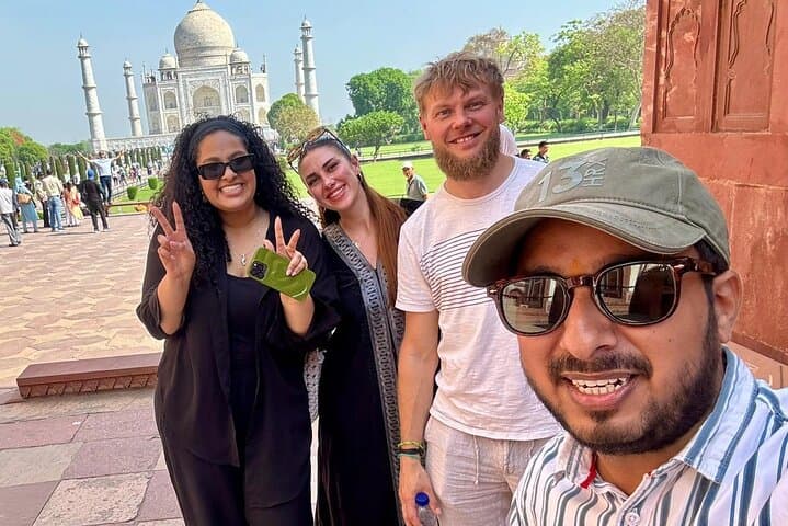 Private Taj Mahal Day Trip From Delhi by Car — Full-Day Agra Highlights photo 3