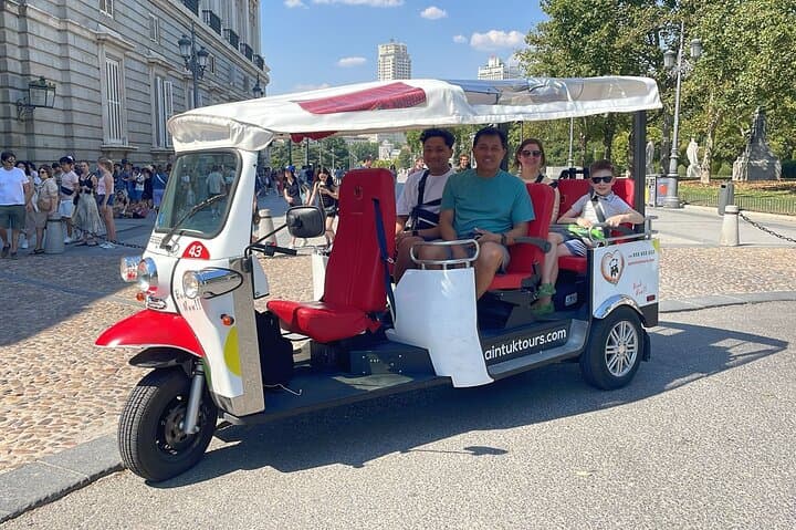 Madrid Tuk-Tuk Tour: Royals, Plazas & Hidden Secrets (3H) photo 3
