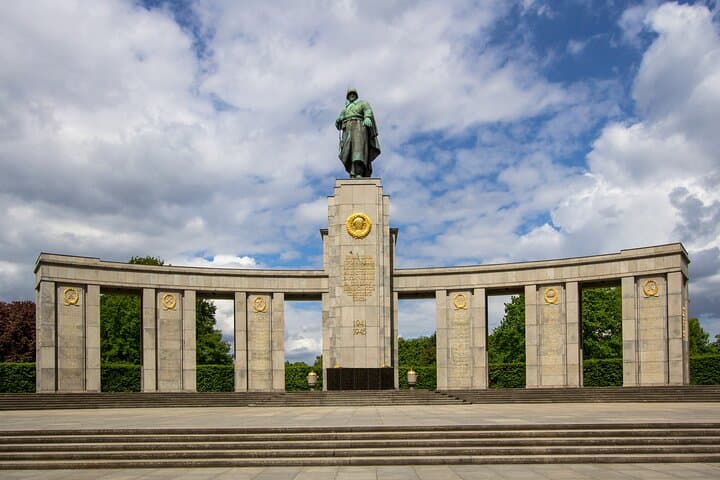 Private Berlin Third Reich and Cold War Tour — Reichstag, Wall, Bunker photo 6