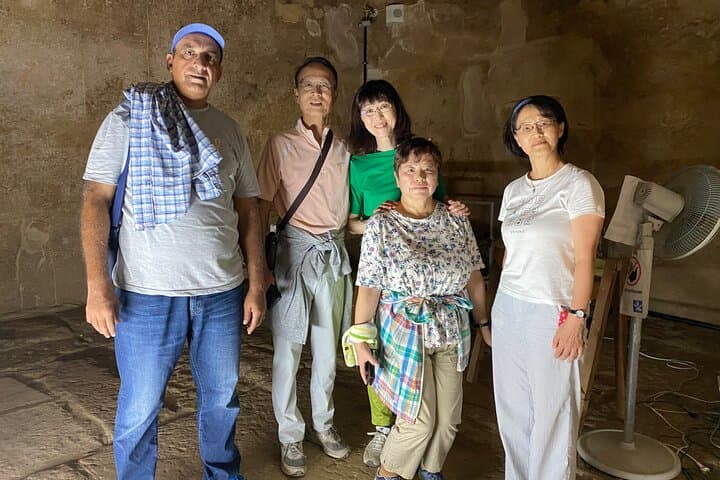 Full-Day Private Tour: Giza Pyramids, Egyptian Museum & Khan el-Khalili Bazaar photo 4