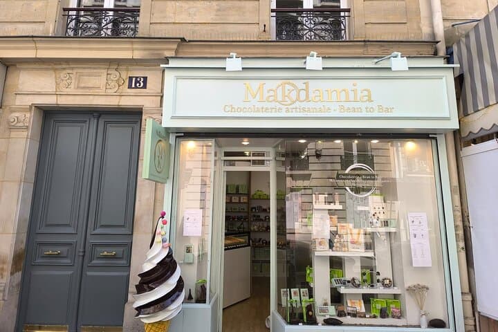 Seine River Cruise with Free Macaron Tasting near the Eiffel Tower photo 6