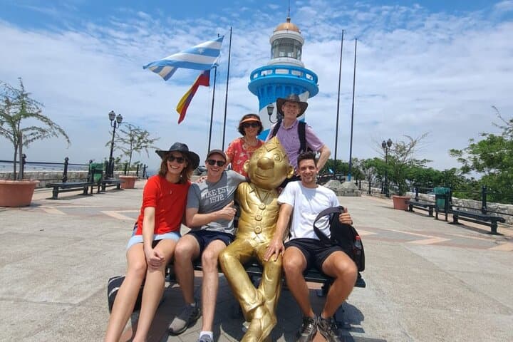 Guayaquil Highlights: Private Tour of Iguana Park, Malecón 2000 & Las Peñas