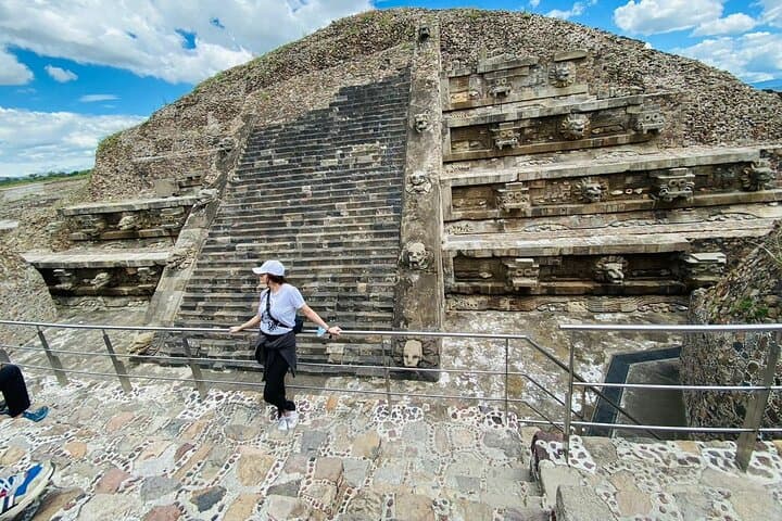 Morning Tour of the Teotihuacan Pyramids: Guided Visit to the Sun and Moon photo 5