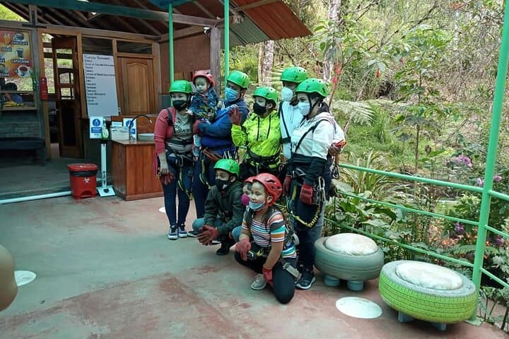 2000m Canopy Zipline Circuit in Baños: Six-Line Adventure Over Canyons photo 3