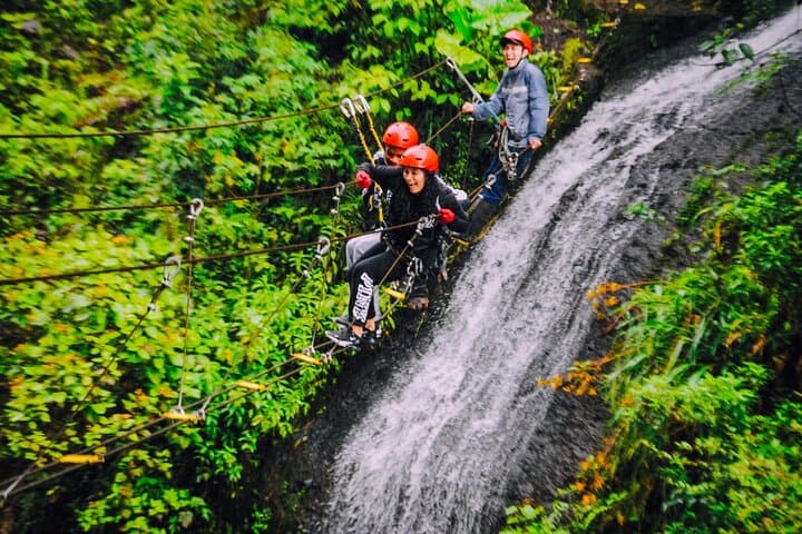2000m Canopy Zipline Circuit in Baños: Six-Line Adventure Over Canyons photo 2
