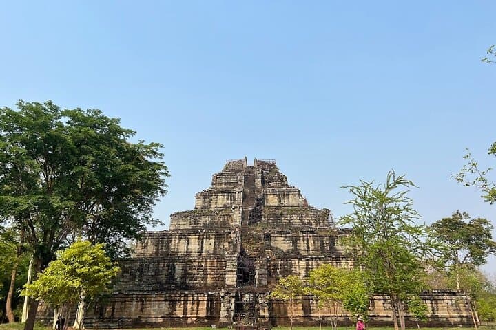 Koh Ker and Beng Mealea Day Tour from Siem Reap — Pyramid Temple & Jungle Ruins photo 3