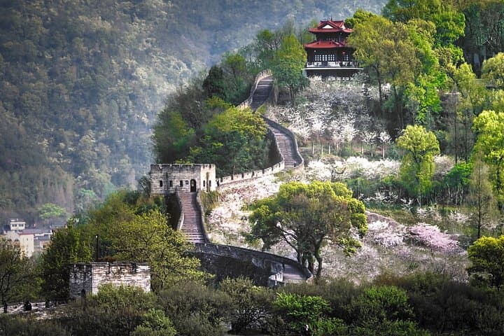 Shanghai to Linhai: Southern Great Wall Bullet-Train Day Trip
