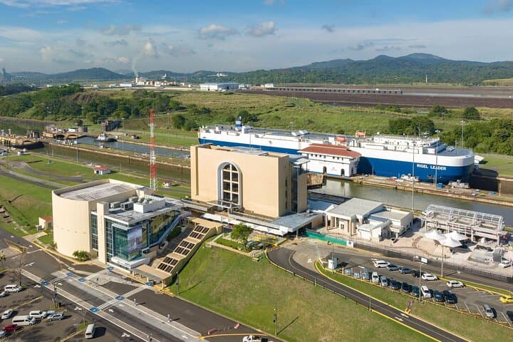 Panama Canal Two Oceans Tour: Old and New Locks Private Experience photo 3