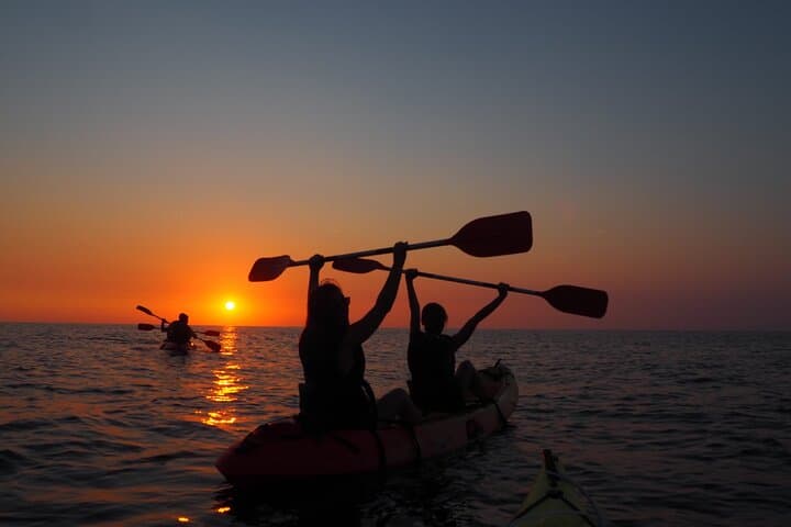Bahrain Bay Kayak Tour — Sunrise, Sunset & General Paddles photo 4