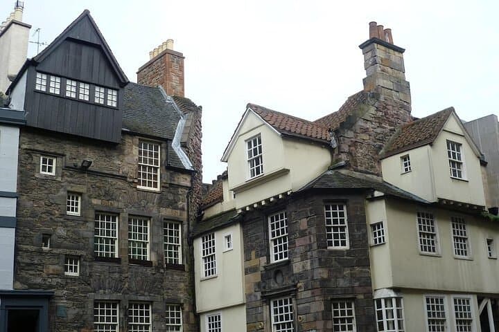 Kid-Friendly Edinburgh Royal Mile Walking Tour for Families photo 3