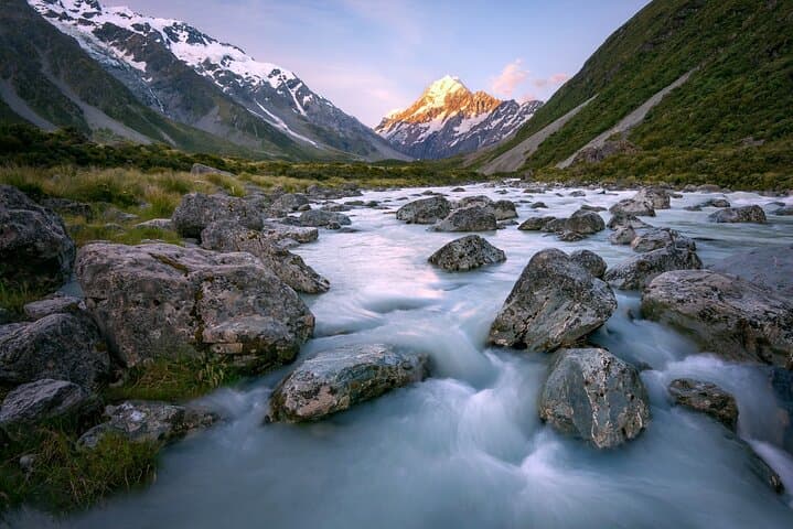 Aoraki/Mount Cook Day Trip from Christchurch: Lake Tekapo, Tasman Glacier & Lavender photo 5