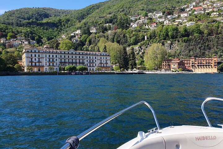 Private 1-Hour Boat Tour of Lake Como with Skipper — Swim, Villas & Views photo 3