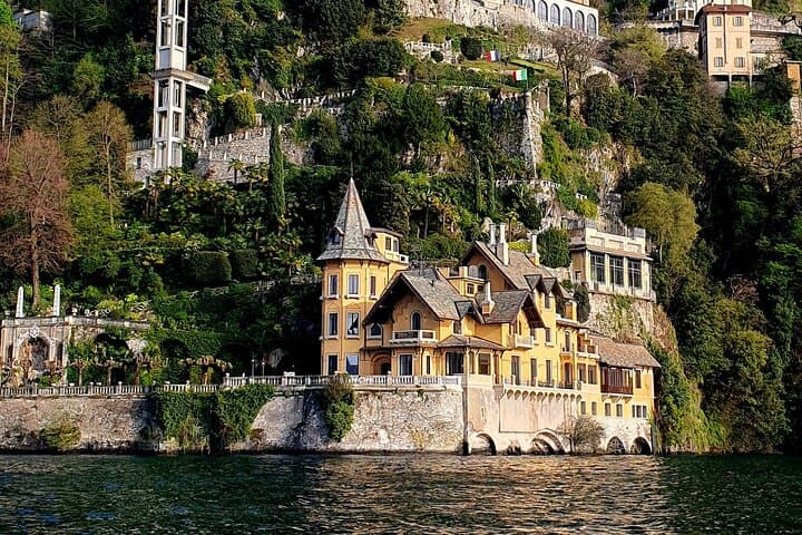 Private 1-Hour Boat Tour of Lake Como with Skipper — Swim, Villas & Views photo 4