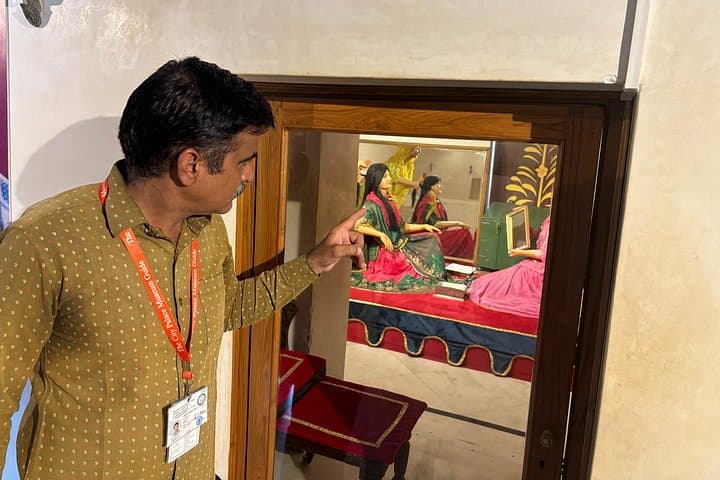 Inside Udaipur City Palace: Skip-the-Line Guided Tour of History and Views photo 2