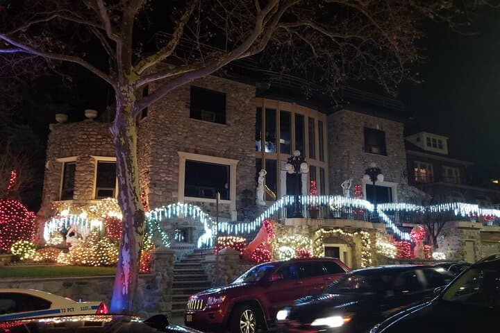 Dyker Heights Christmas Lights Tour and DUMBO Evening Stroll photo 3