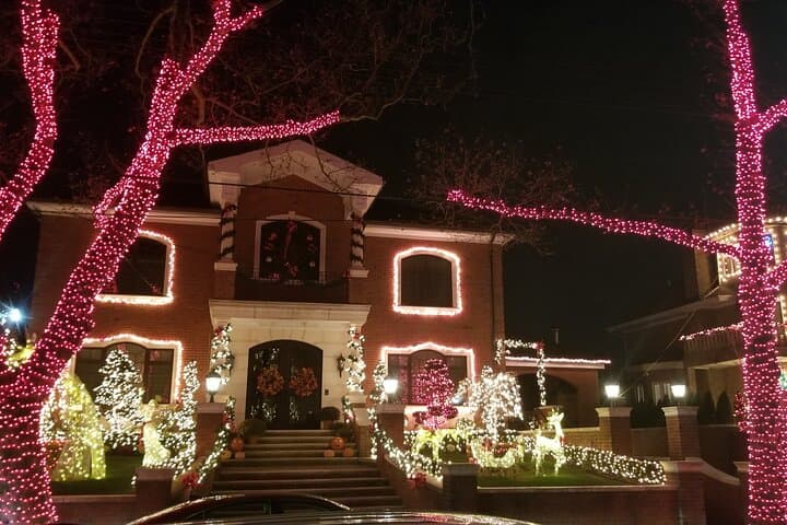 Dyker Heights Christmas Lights Tour and DUMBO Evening Stroll photo 2