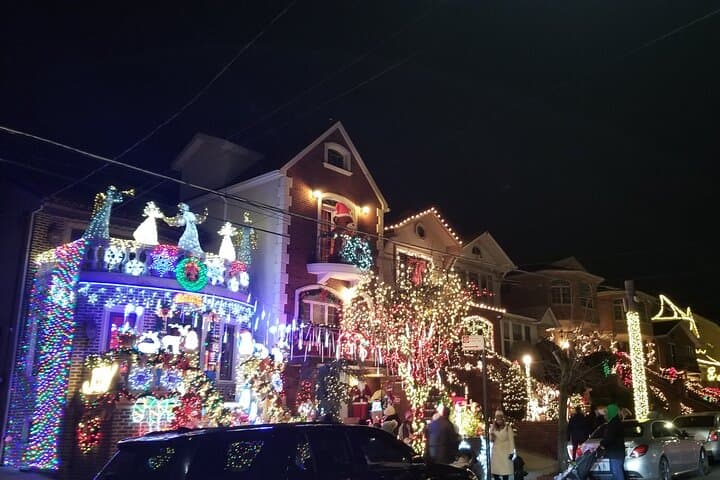 Dyker Heights Christmas Lights Tour and DUMBO Evening Stroll photo 4