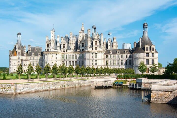 3-Day Loire Valley & Normandy D‑Day Private Tour from Paris — Castles, Mont Saint‑Michel & Beaches