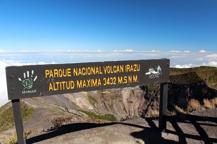 Irazú Volcano and San José Day Tour — Crater Walk, Basilica & National Theater photo 6